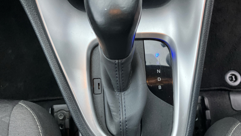 Toyota Yaris 1.5 Hybrid Design 5dr CVT Hybrid Hatchback